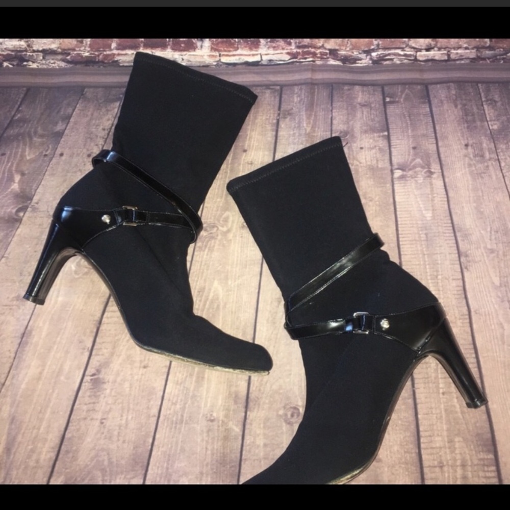 Stuart Weiztman Black High Heeled Booties - Picture 4 of 4